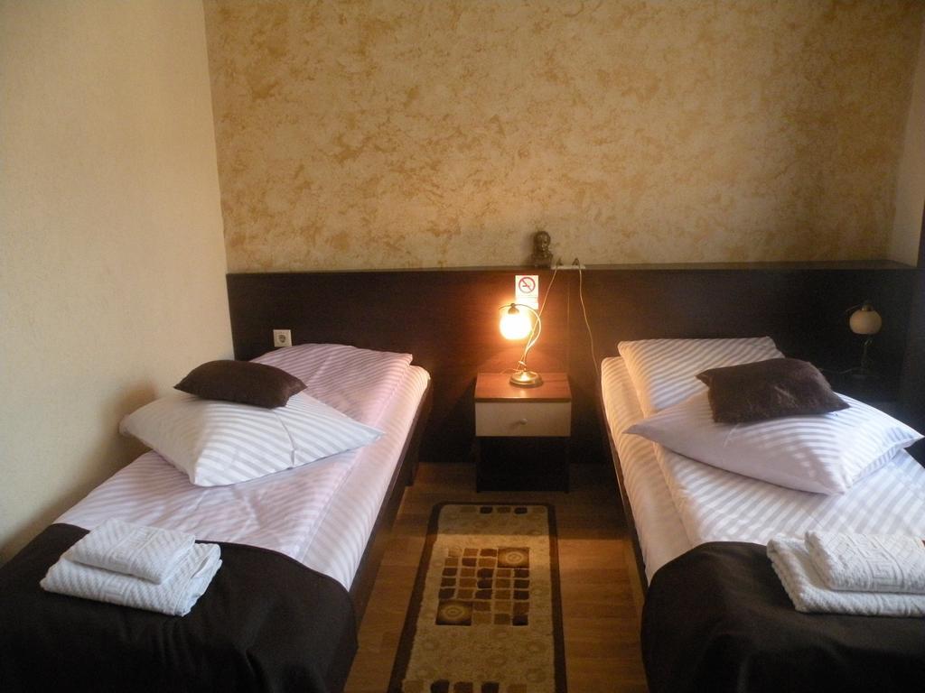 Pension Cleopatra Târgu-Mureş Стая снимка