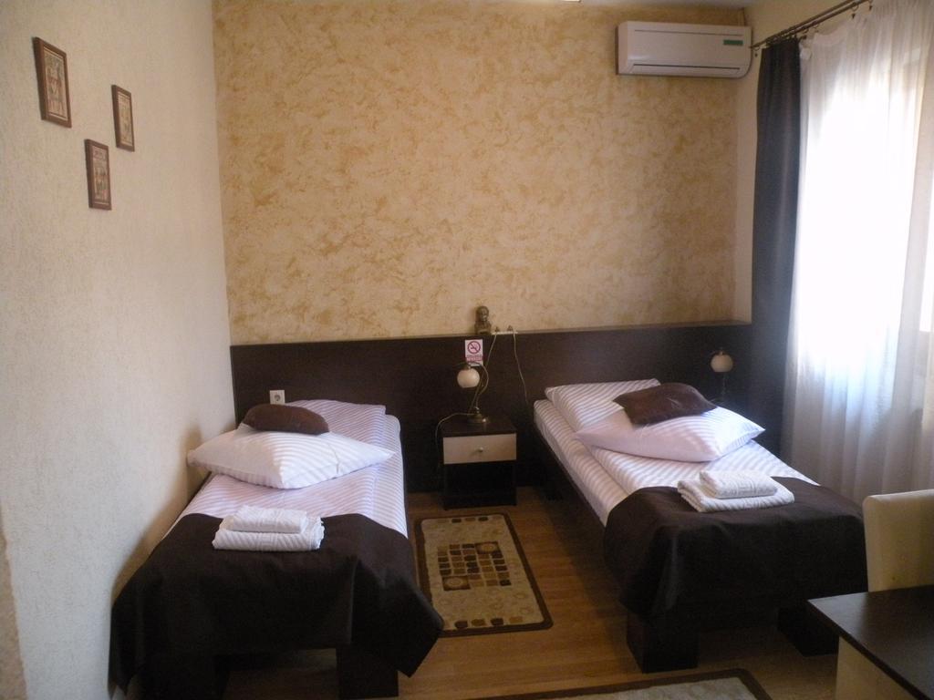 Pension Cleopatra Târgu-Mureş Стая снимка