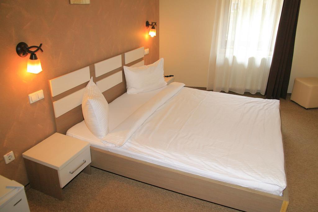 Pension Cleopatra Târgu-Mureş Стая снимка