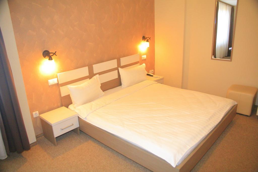Pension Cleopatra Târgu-Mureş Екстериор снимка