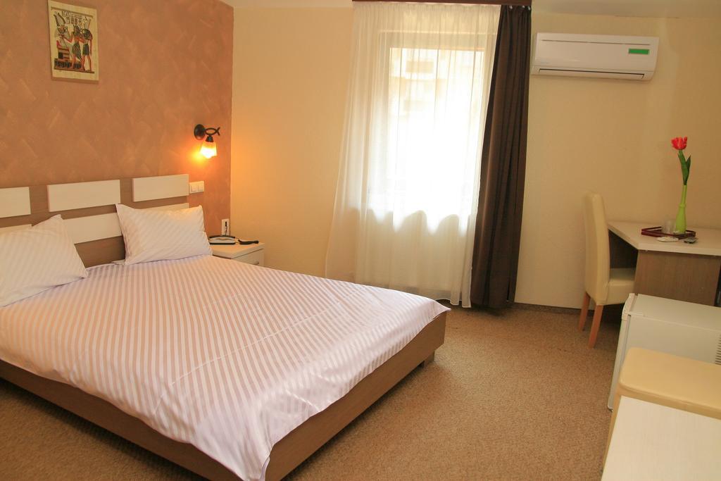 Pension Cleopatra Târgu-Mureş Екстериор снимка